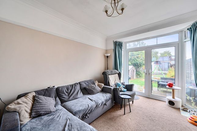 32, Molesey Drive, Sutton photo 4