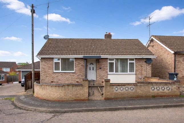2-bed house on 5, South Close, Rushden, £180,000