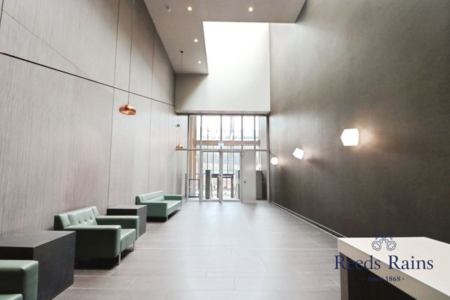39, Discovery Tower, 1, Terry Spinks Place, London photo 4