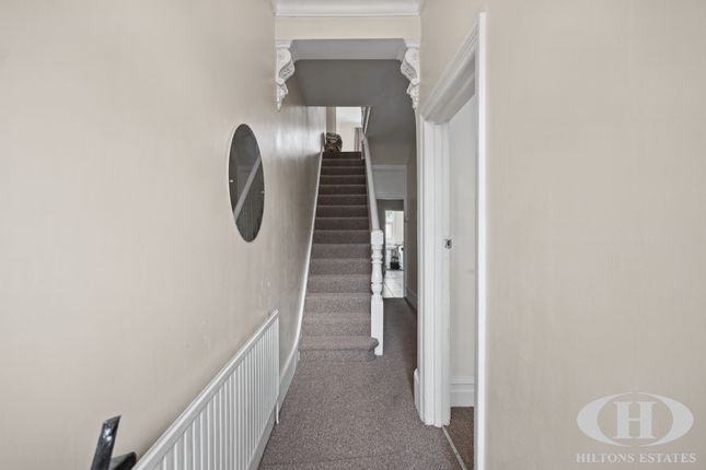 Beachcroft Avenue, Southall photo 4