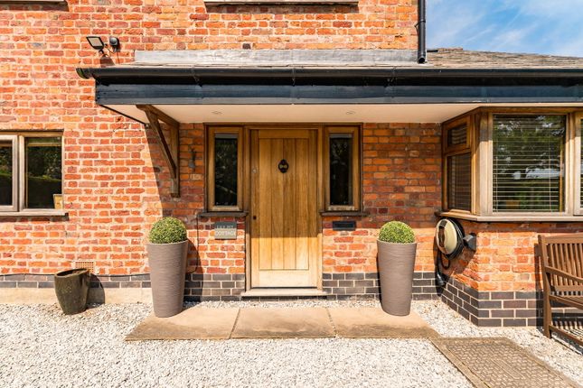 Lily Pit Cottage, Lumb Brook Road, Warrington photo 4