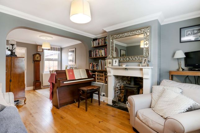 12, Langham Place, Egham photo 2