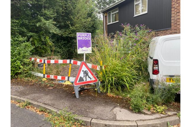 2, Eastheath Gardens, Wokingham photo 3