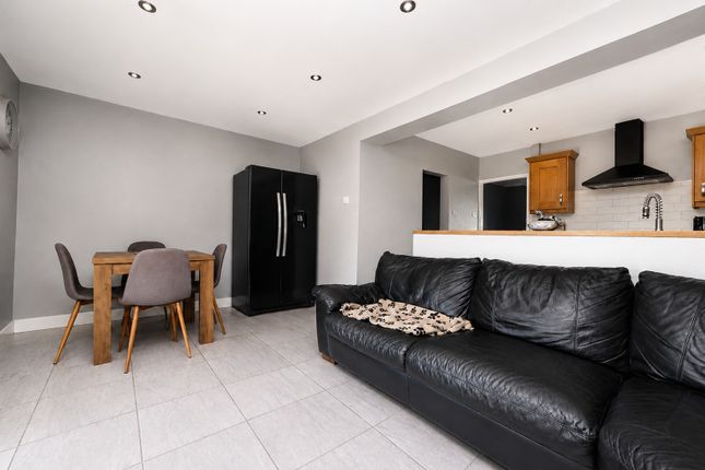 52 Mill Lane, North Hykeham, Lincolnshire photo 4