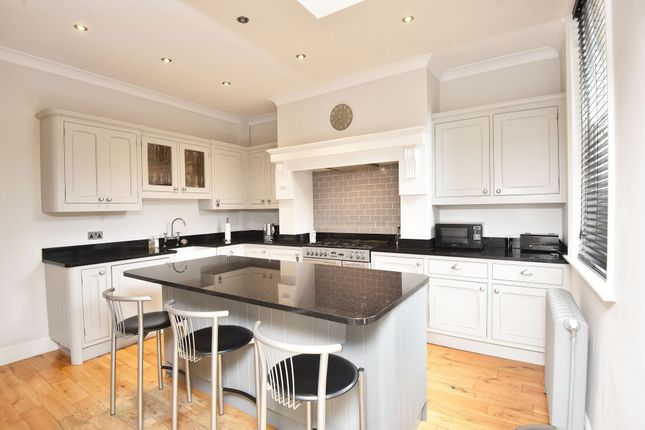 3 Duchy Avenue, Harrogate photo 2