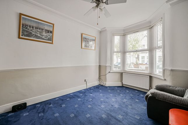 Wolsey Avenue, Walthamstow photo 4