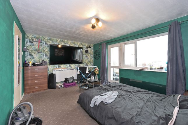 17 Derwent House, Samuel Street, Preston photo 2