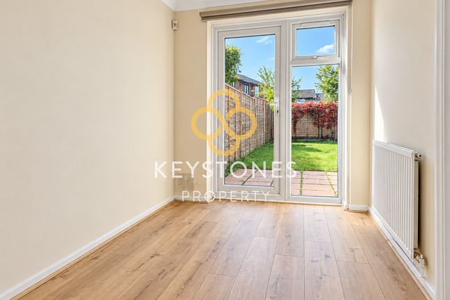 Aldington Close, Chadwell Heath photo 3