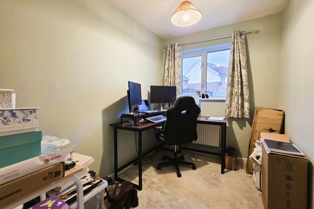 28, Llwyn Cyfarthwch, Llanelli photo 2
