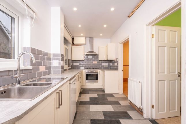 6, Pentwyn Road, Port Talbot photo 3