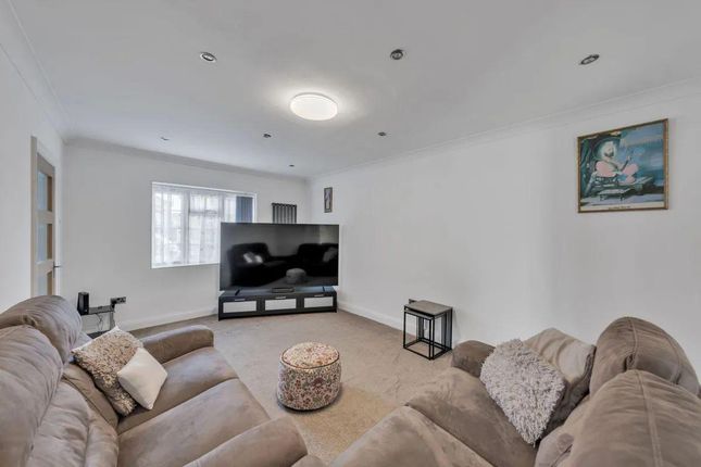 268, North Hyde Lane, Southall photo 4