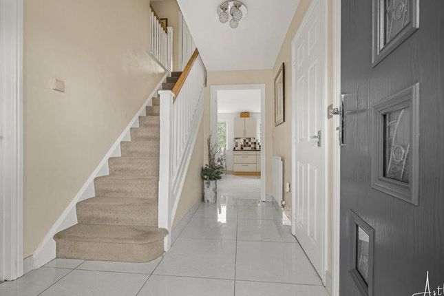 31, Edith Mills Close, Neath photo 2