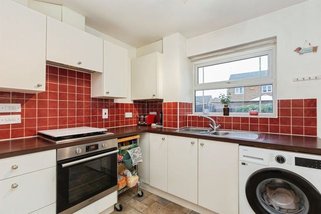 16, Cavendish Way, Aylesbury photo 4