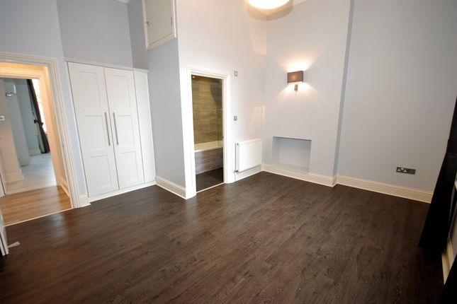 Flat to rent in 2, Southcotes, 54-56 Warwick New Road, Leamington Spa