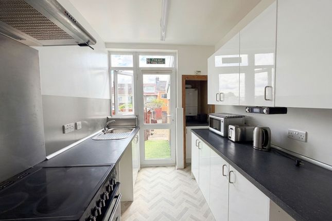 22, Briavels Grove, Bristol photo 2