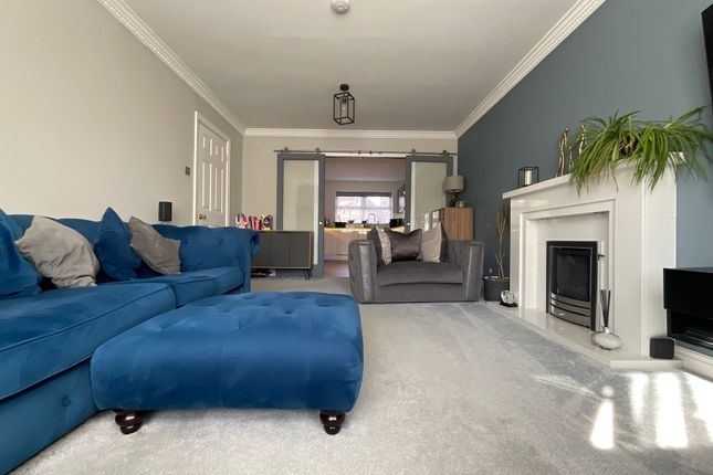 3 Avocet Crescent, Scarborough photo 3
