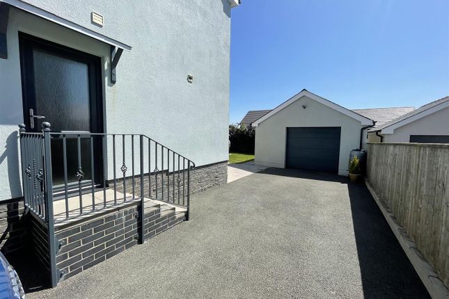 Detached house for sale in Bancffosfelen, Llanelli