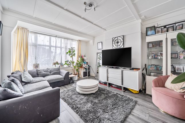 1-bed flat on 62A,, Burford Road, London, £250,000