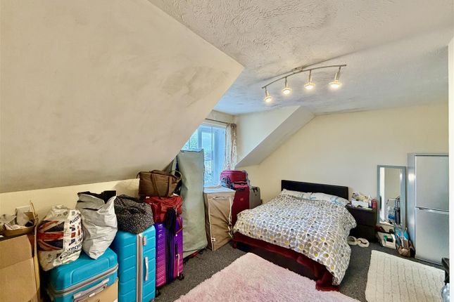 27 Thackeray Lodge, Hatton Road, Bedfont photo 4