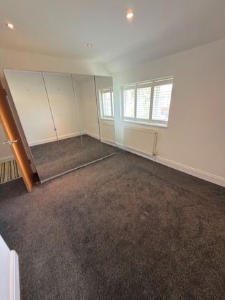 17, Thirston Path, Borehamwood photo 4