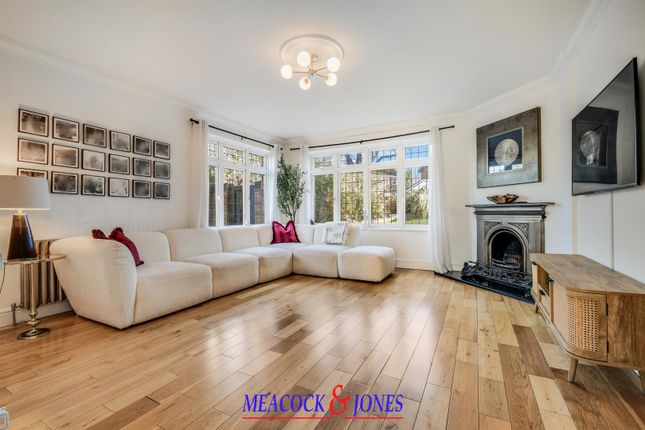 Morada, 16 Mount Avenue, Brentwood photo 3