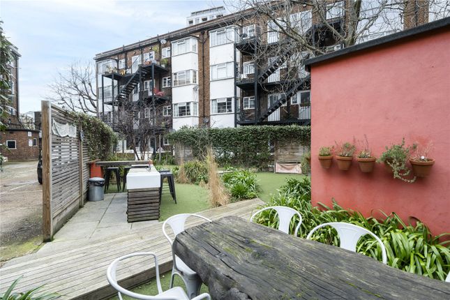 Flat for sale in Stockwell Park Walk, London