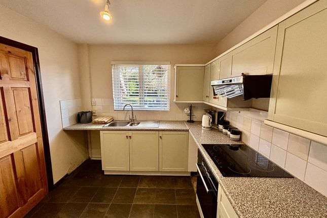 5, HAZEL GROVE, THATCHAM photo 5