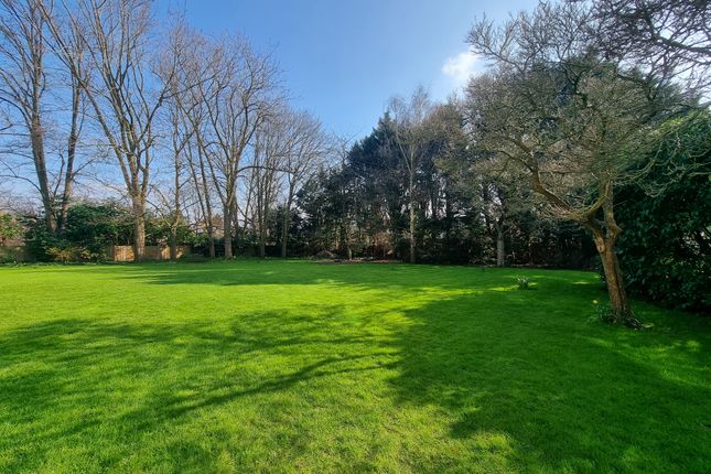 Flat for sale in Waldegrave Park, Twickenham