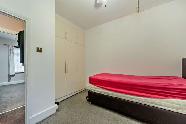 223, Neville Road, London photo 3