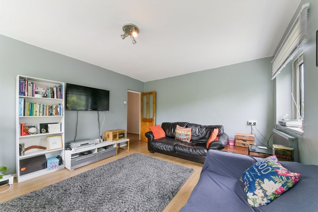 Thumbnail Flat for sale in Norley Vale, London