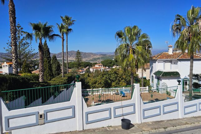 Villa for sale in Pinos De Alhaurin, Alhaurín De La Torre, Málaga, Andalusia, Spain