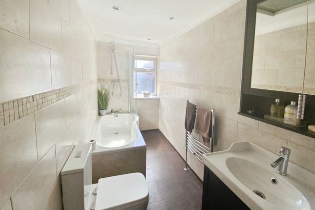 35, Mayland Avenue, Hull photo 4