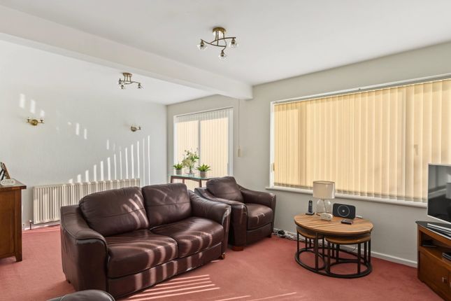 Larchmere Drive, Birmingham photo 3