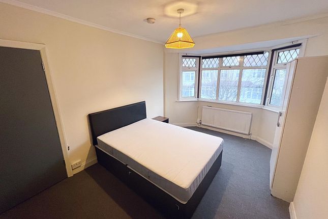 Thumbnail Room to rent in Lonsdale Road, South Norwood