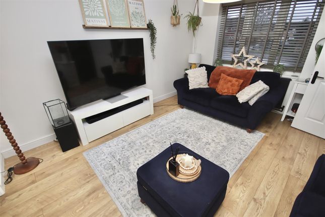 47, Christopher Drive, Chippenham photo 4