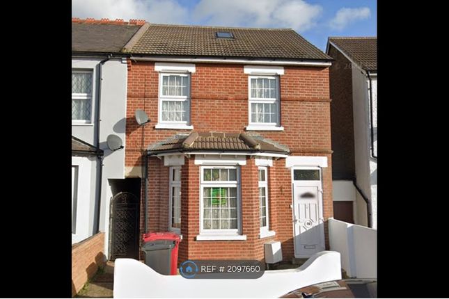 Thumbnail Semi-detached house to rent in Ragstone Road, Slough
