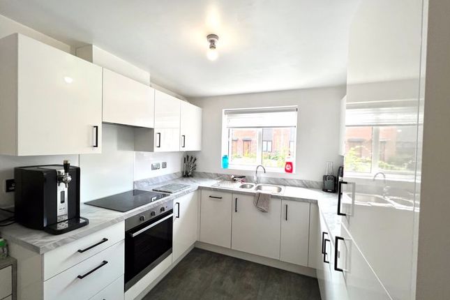 12, Blossom Way, Salford photo 2