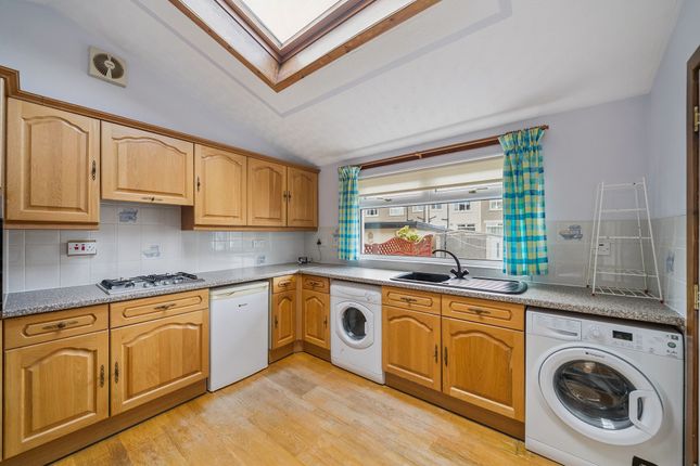 22, Lawrence Avenue, Helensburgh, G84 photo 3