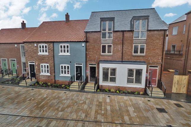 Thumbnail End terrace house to rent in Scotts Square, Humber Street, Hull