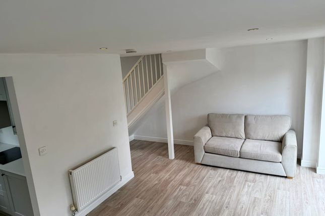 30, Uwch Y Maes, Dolgellau photo 3