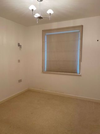 Flat to rent in Boscombe Overcliff Drive, Southbourne, Bournemouth