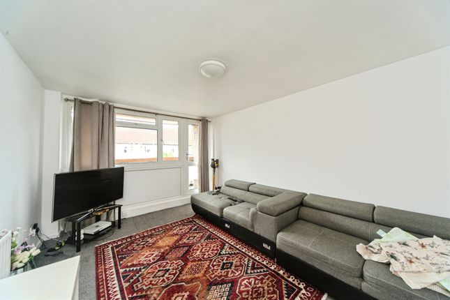 Flat 4, Renfrew Court, Allfrey Road, Eastbourne photo 3