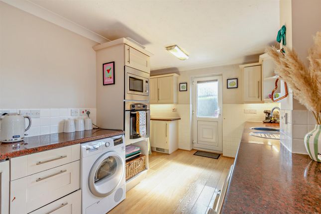 7, Bodsham Crescent, Maidstone photo 4
