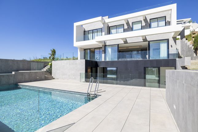 Villa for sale in Los Flamingos, Marbella Area, Costa Del Sol