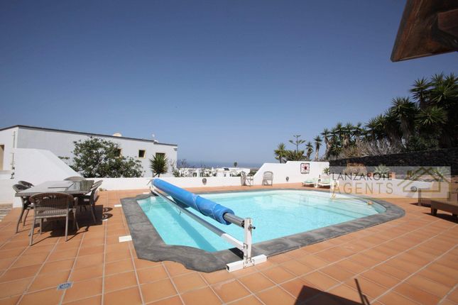 Villa for sale in Tinajo, Canary Islands, Spain