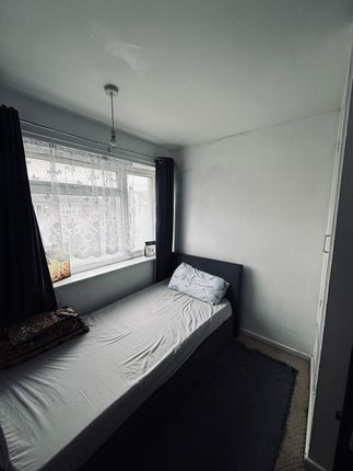 50, Paddock close , Luton photo 4