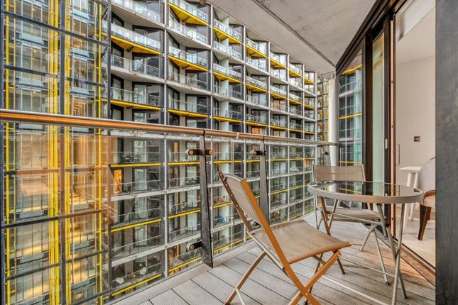 Flat for sale in 4 Riverlight Quay, London
