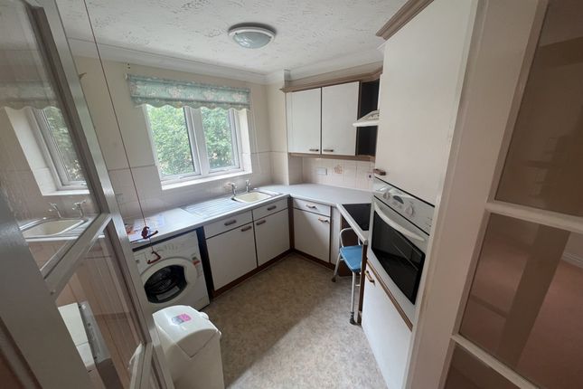 Flat 15, Watersedge Court, Erith photo 4
