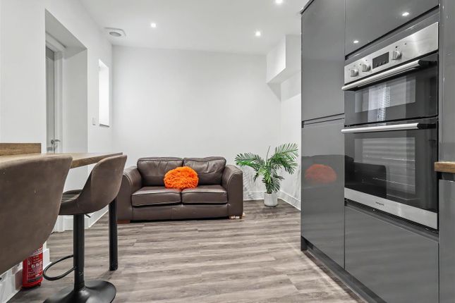 Rm 4, 9, Harmer Road, Norwich photo 3