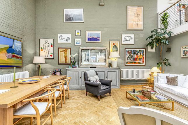 Flat for sale in Institute Place, London